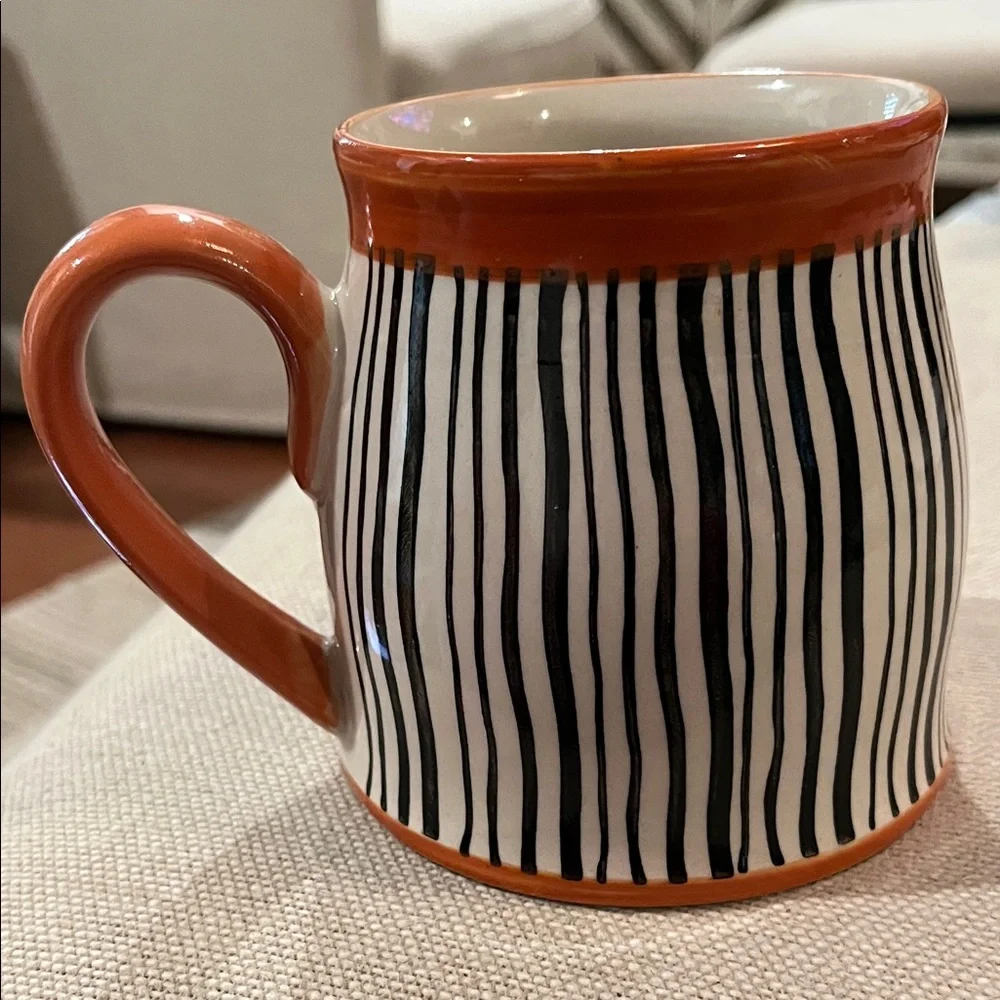 Large Capacity Thin Striped Ceramic Mug/NWT